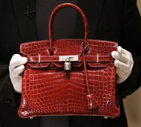 Cómo identificar y autenticar un bolso Birkin de Hermès 